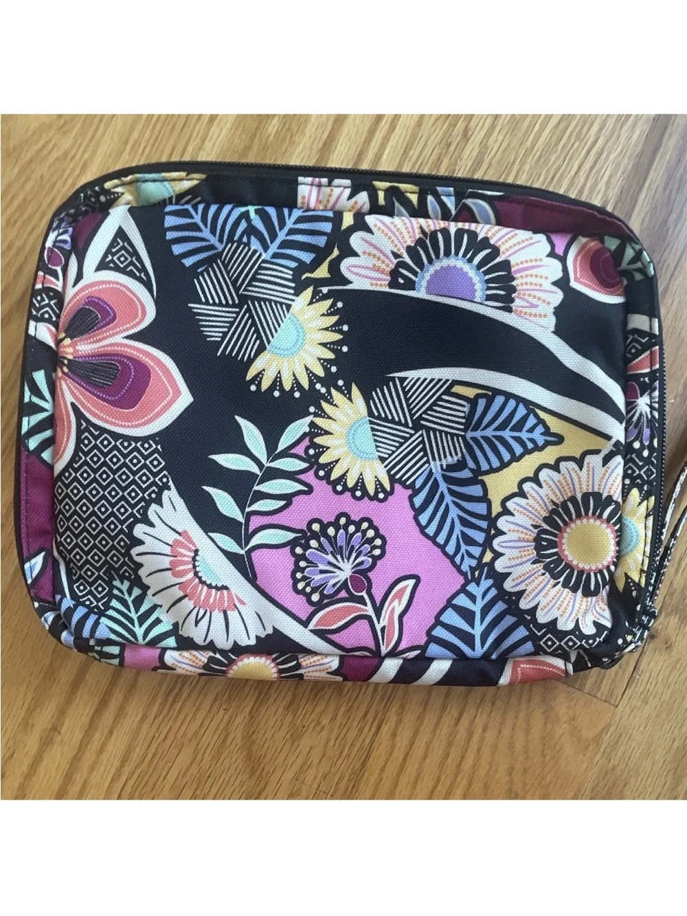 Vera Bradley Kauai Floral Lighten Up Wipes Zip Wristlet Pouch